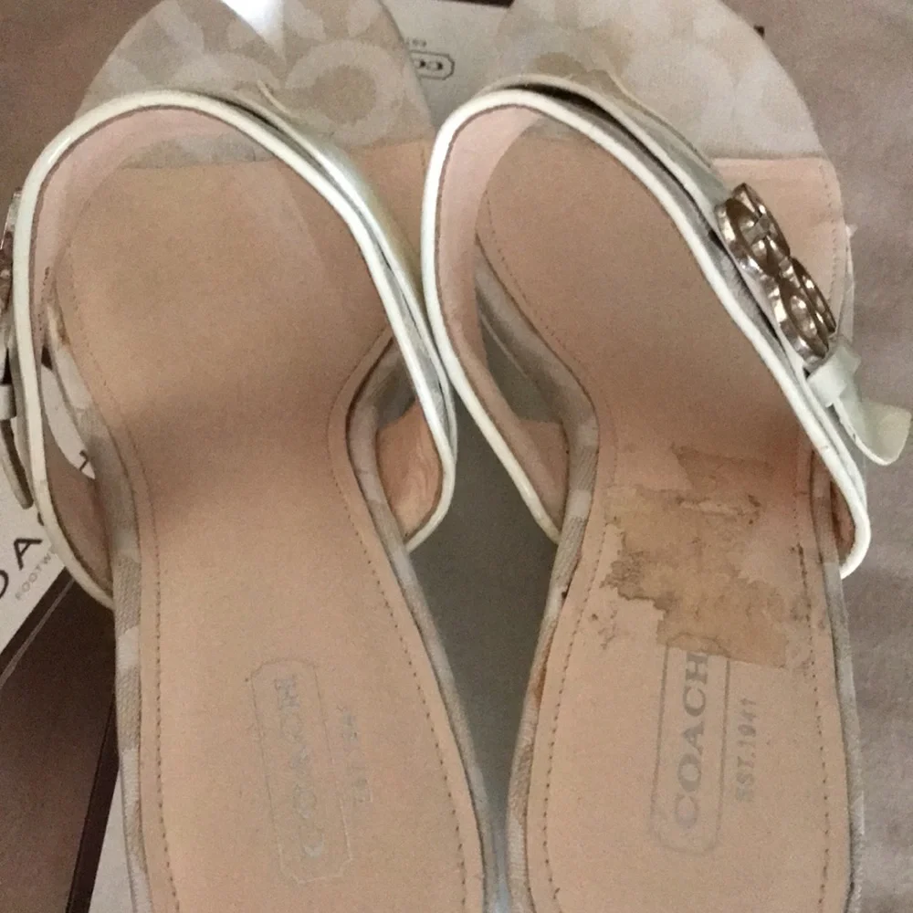 Coach size 10 white / ivory canvas & patent leather platform wedge sandal - Picture 12 of 16